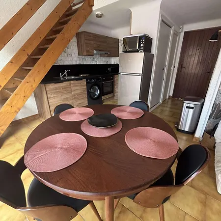 Διαμέρισμα Trois Pieces Climatise Avec Terrasse- Ar021-034